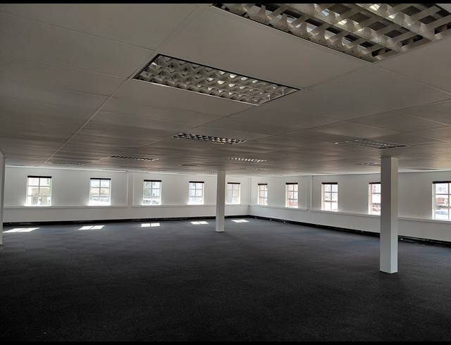 362M² OFFICE TO LET IN FOURWAYS